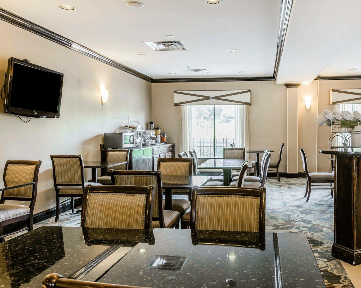 Comfort Suites Clinton Near Presbyterian College Luaran gambar